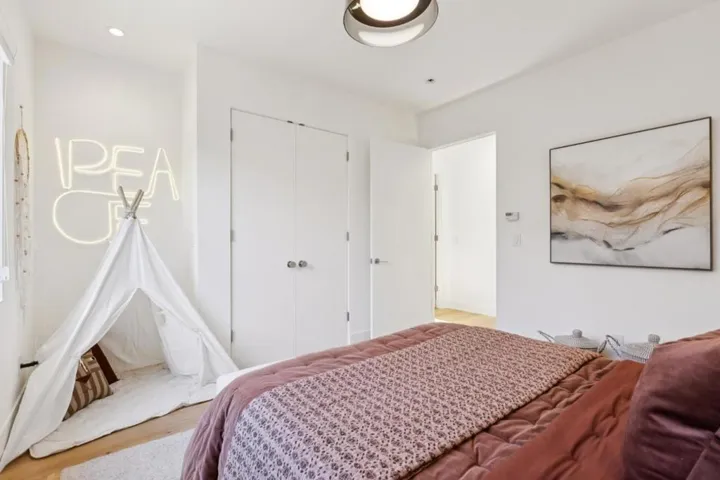 681 Springer Terrace, Los Altos, California 94024