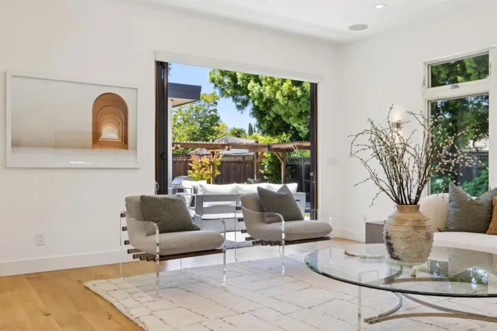 681 Springer Terrace, Los Altos, California 94024