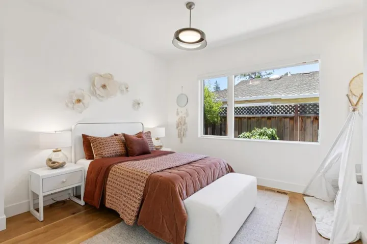681 Springer Terrace, Los Altos, California 94024