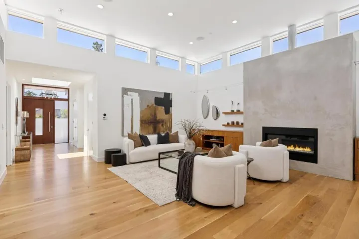 681 Springer Terrace, Los Altos, California 94024