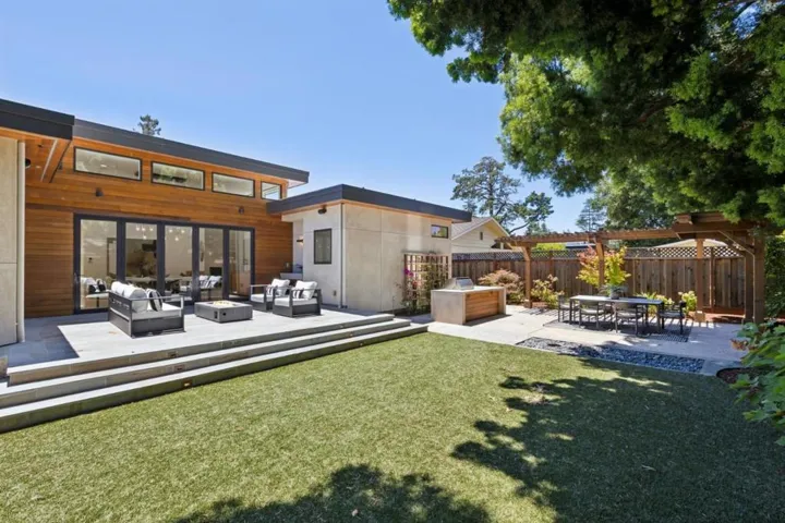 681 Springer Terrace, Los Altos, California 94024