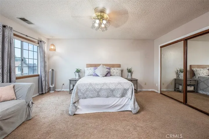 Huge Primary Bdrm