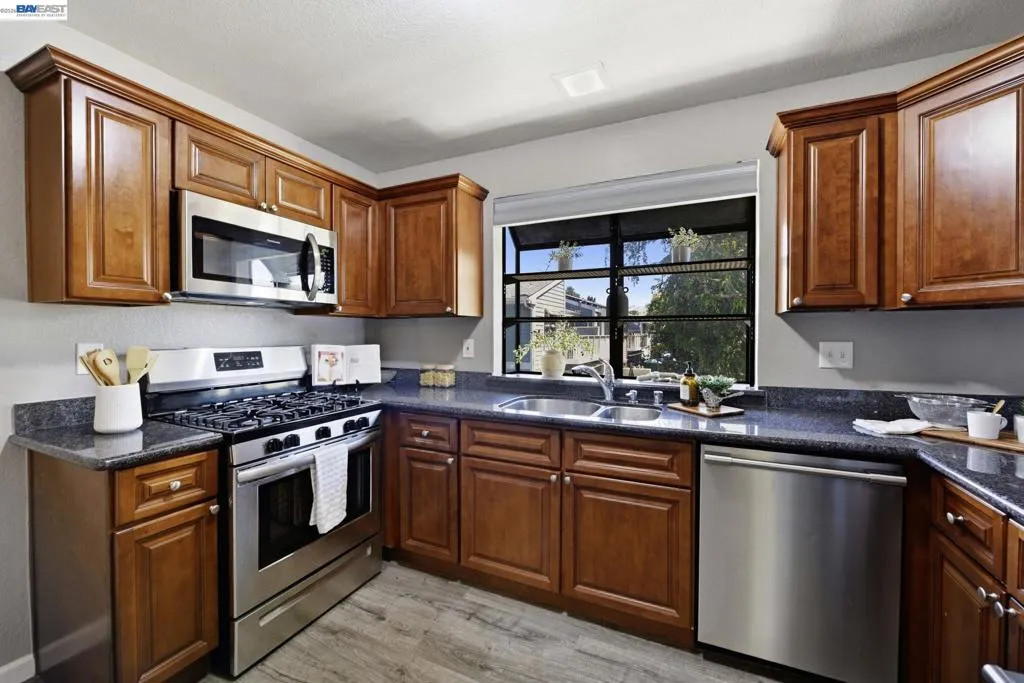 37200 Meadowbrook Cmn 203, Fremont, California 94536 — photo 4
