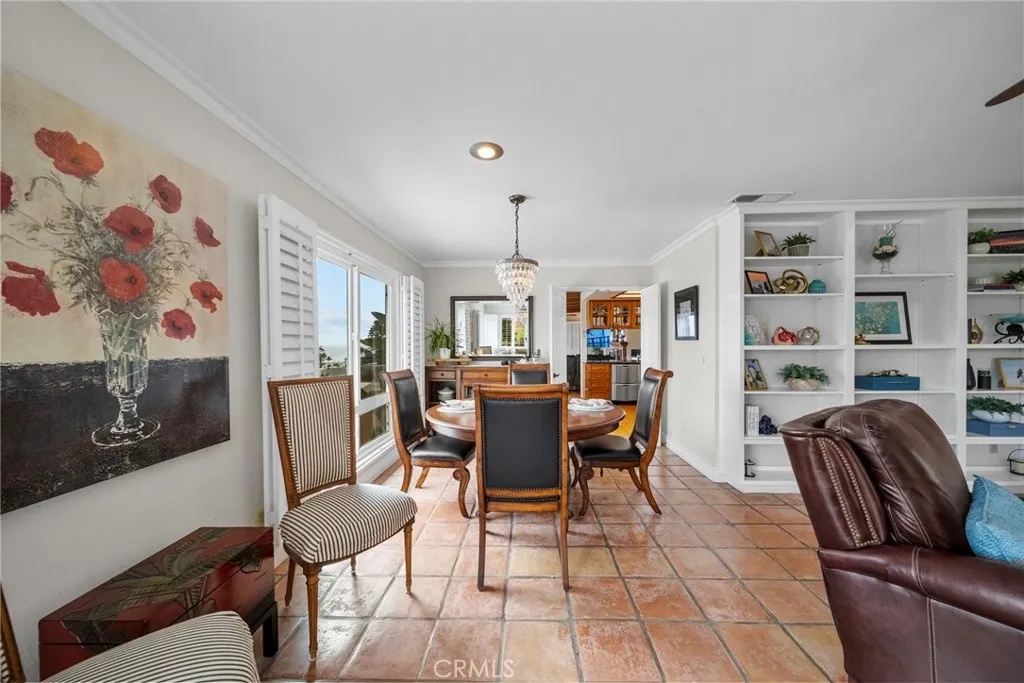 Front living room/ dining area