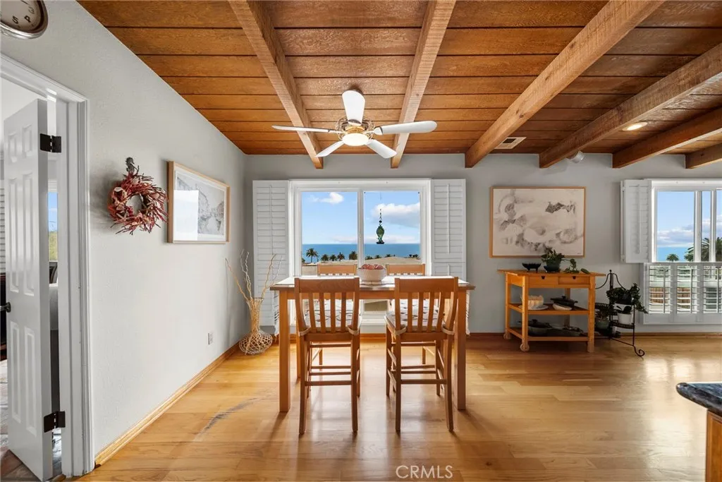 kitchen/dining area