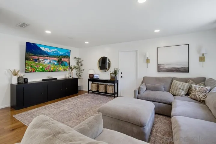 5520 Aztec Dr, La Mesa, California 91942