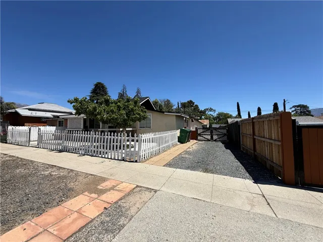 162 N 3rd, Banning, California 92220