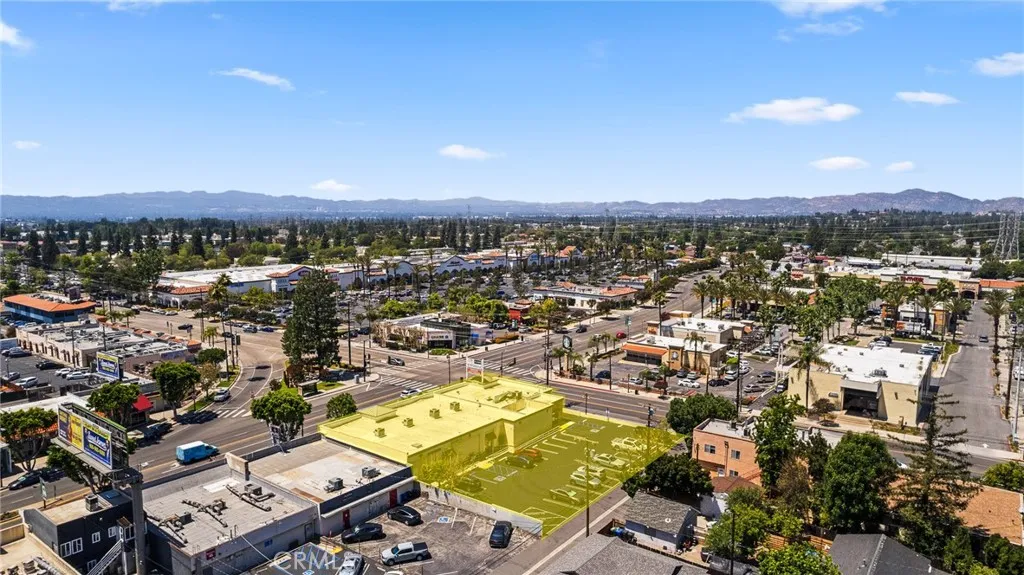 17851 Chatsworth, Granada Hills, California 91344 — photo 4