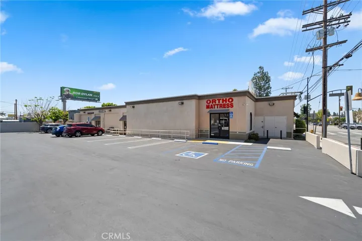 17851 Chatsworth, Granada Hills, California 91344