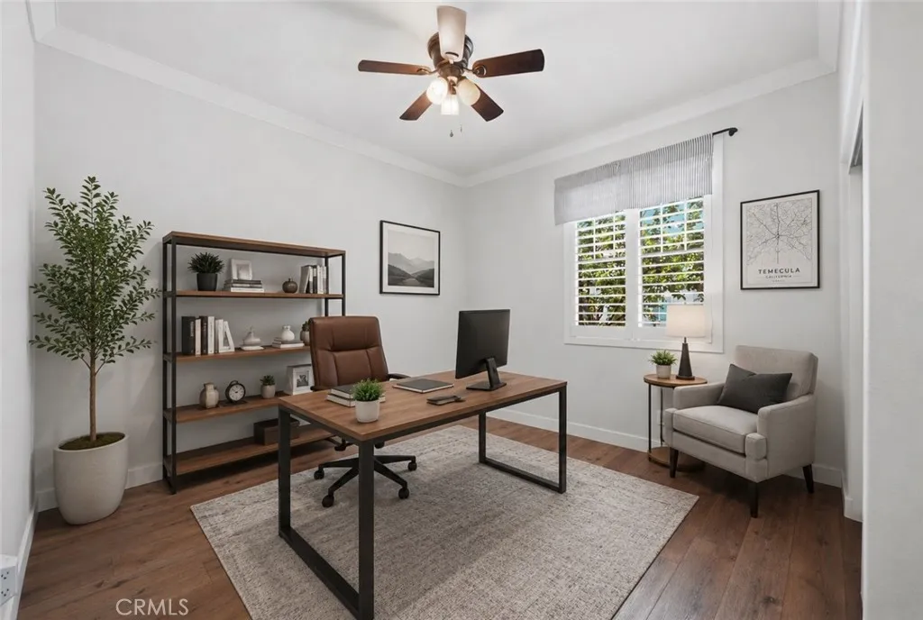 MAIN LEVEL BEDROOM (v-stage)