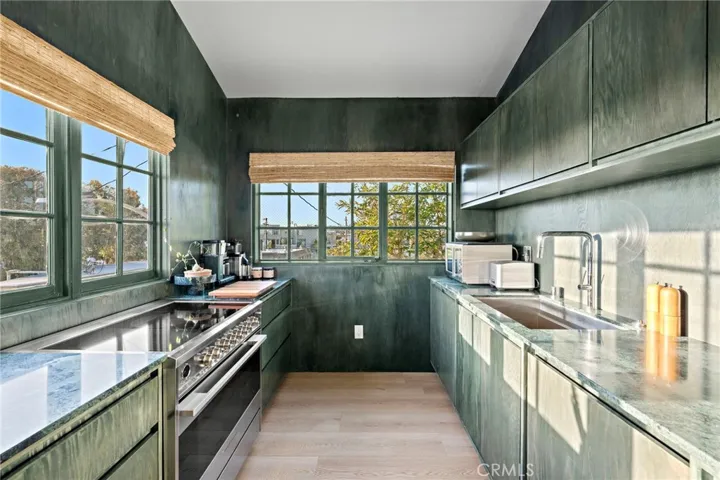 2808 Lafayette, Newport Beach, California 92663
