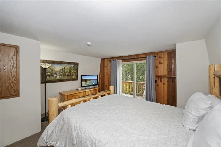 718 Silver Tip, Big Bear Lake, California 92315
