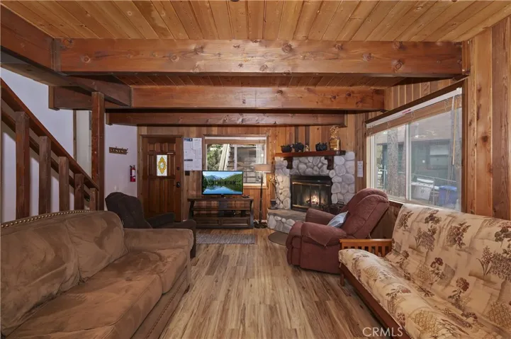 718 Silver Tip, Big Bear Lake, California 92315