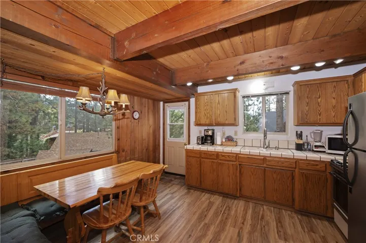 718 Silver Tip, Big Bear Lake, California 92315