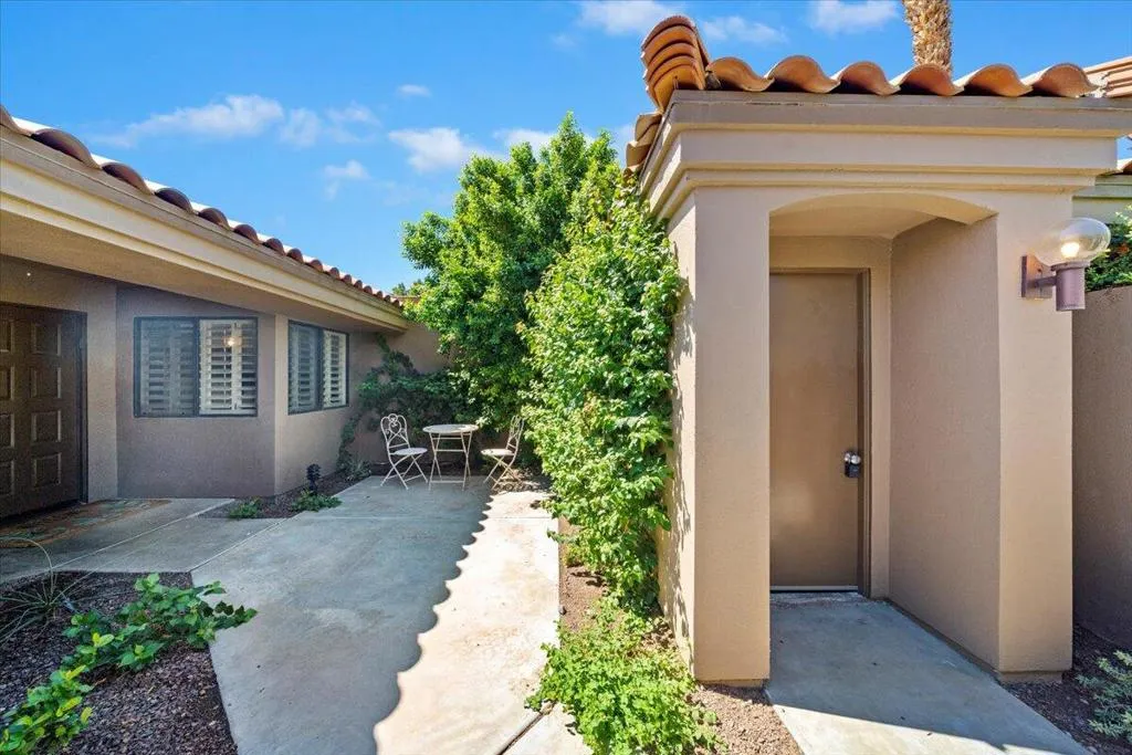 04-Front Patio