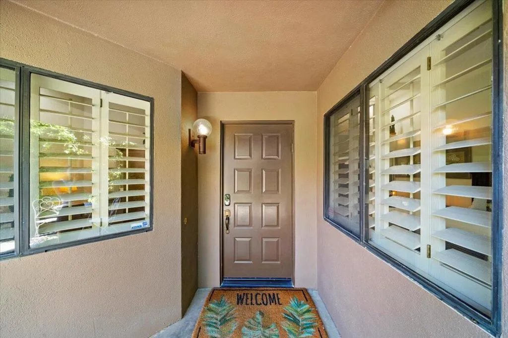 06-Front Entrance