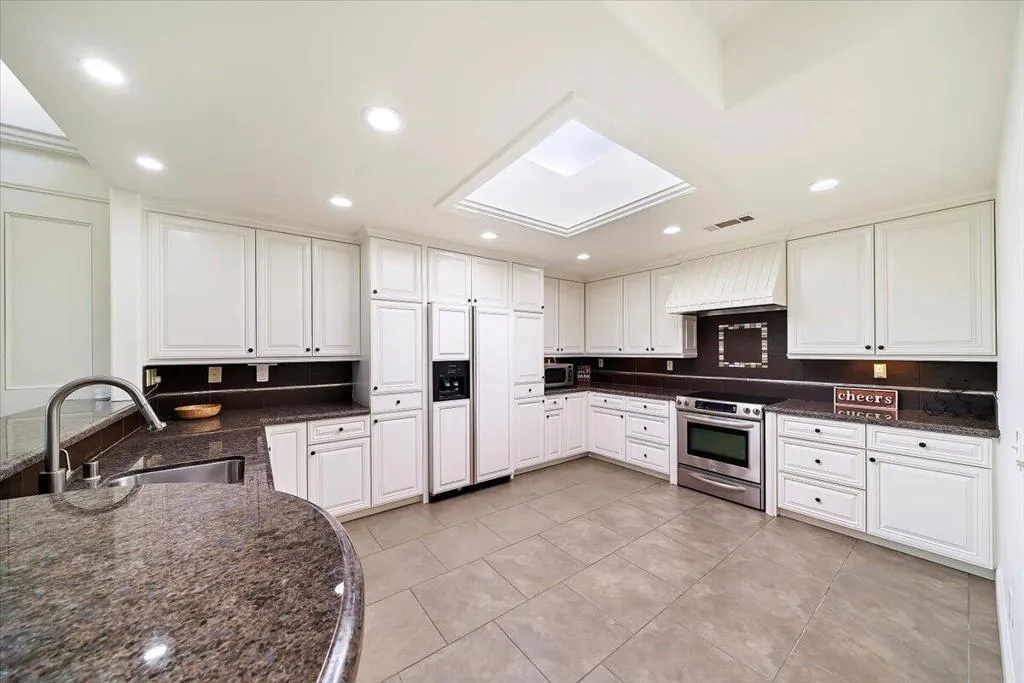 15-Kitchen