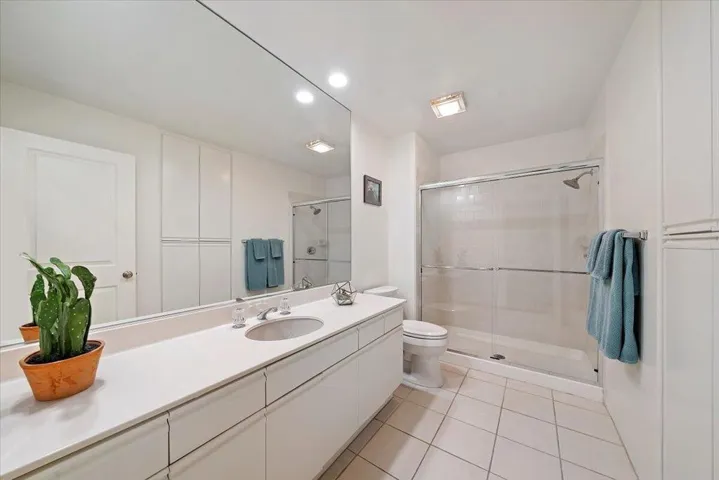 10-Bathroom 1 Ensuite
