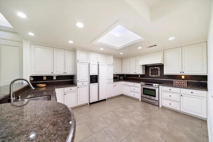 15-Kitchen