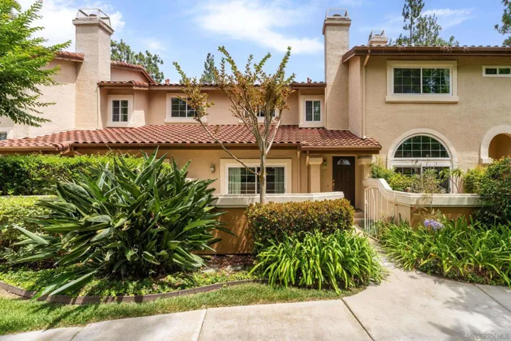 4007 Porte De Palmas 67, San Diego, California 92122