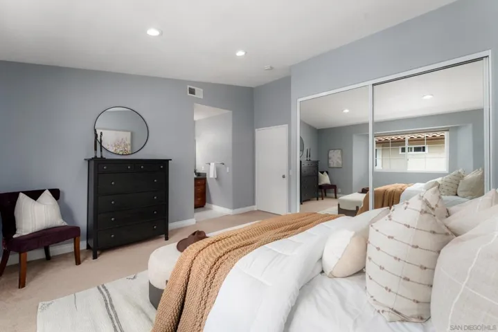 4007 Porte De Palmas 67, San Diego, California 92122