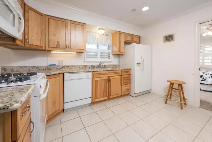 1536 Day Avenue F, San Mateo, California 94403