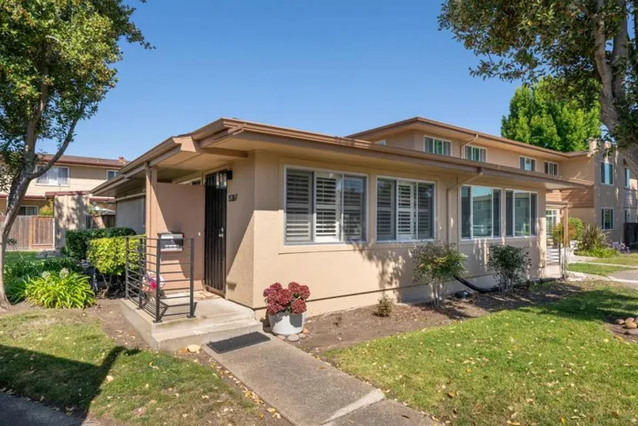 1536 Day Avenue F, San Mateo, California 94403