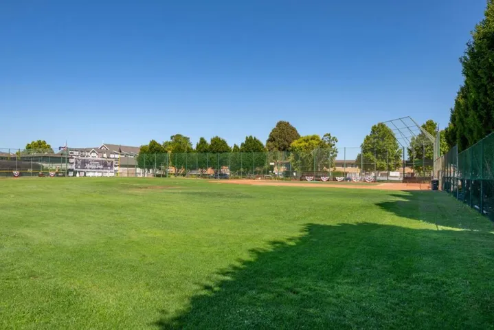 1536 Day Avenue F, San Mateo, California 94403