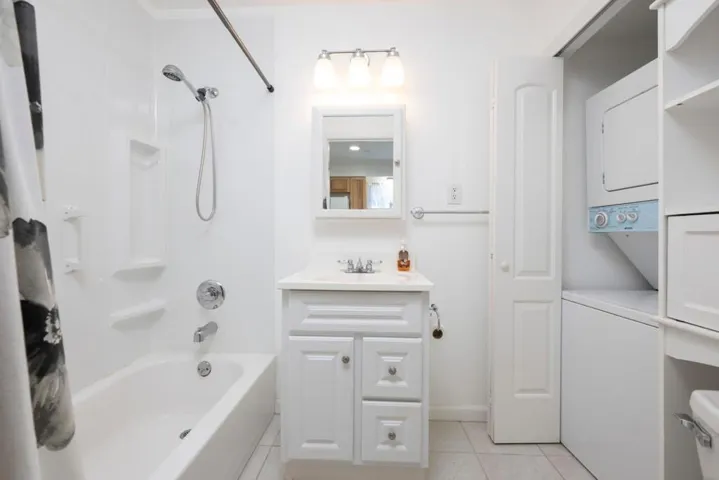 1536 Day Avenue F, San Mateo, California 94403