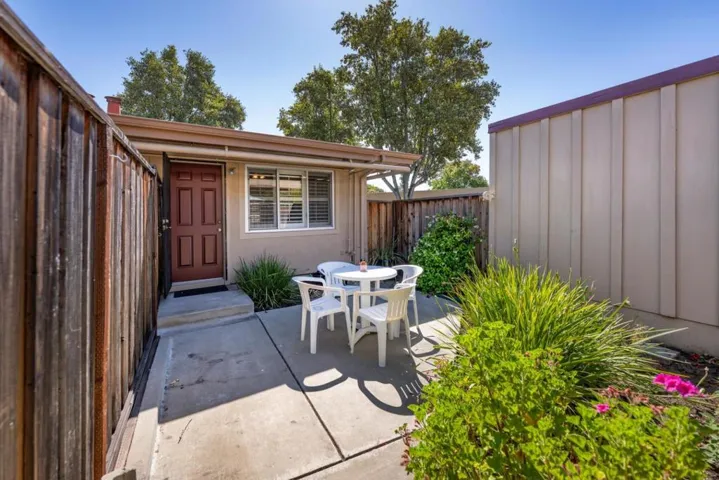 1536 Day Avenue F, San Mateo, California 94403