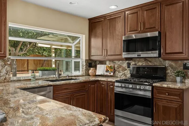 12527 Kestrel Street, San Diego, California 92129
