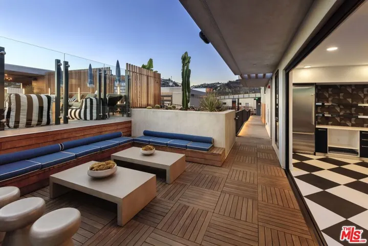 1250 N Fairfax Avenue 311, West Hollywood, California 90046
