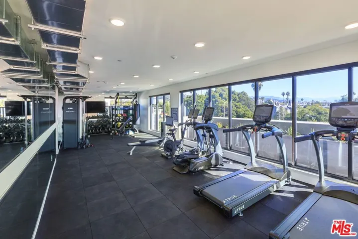 1250 N Fairfax Avenue 311, West Hollywood, California 90046