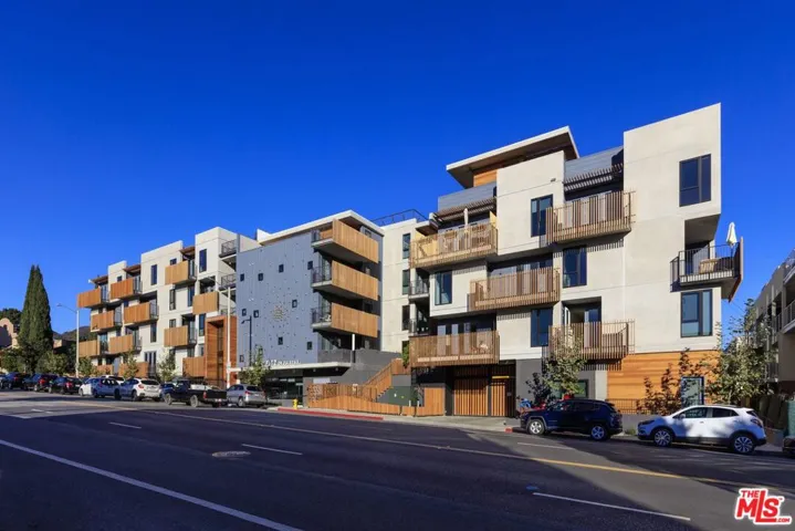 1250 N Fairfax Avenue 311, West Hollywood, California 90046