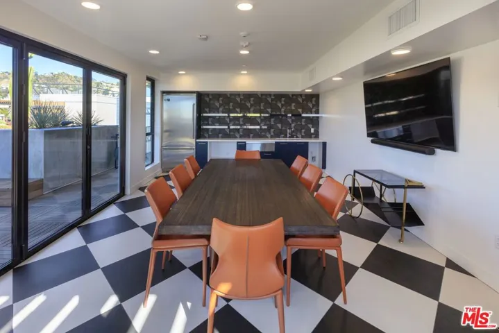 1250 N Fairfax Avenue 505, West Hollywood, California 90046