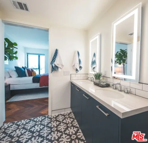 1250 N Fairfax Avenue 505, West Hollywood, California 90046