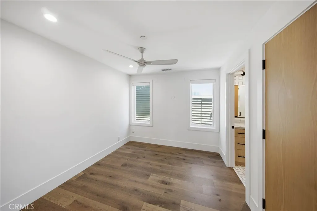 secondary bedroom w/en-suite