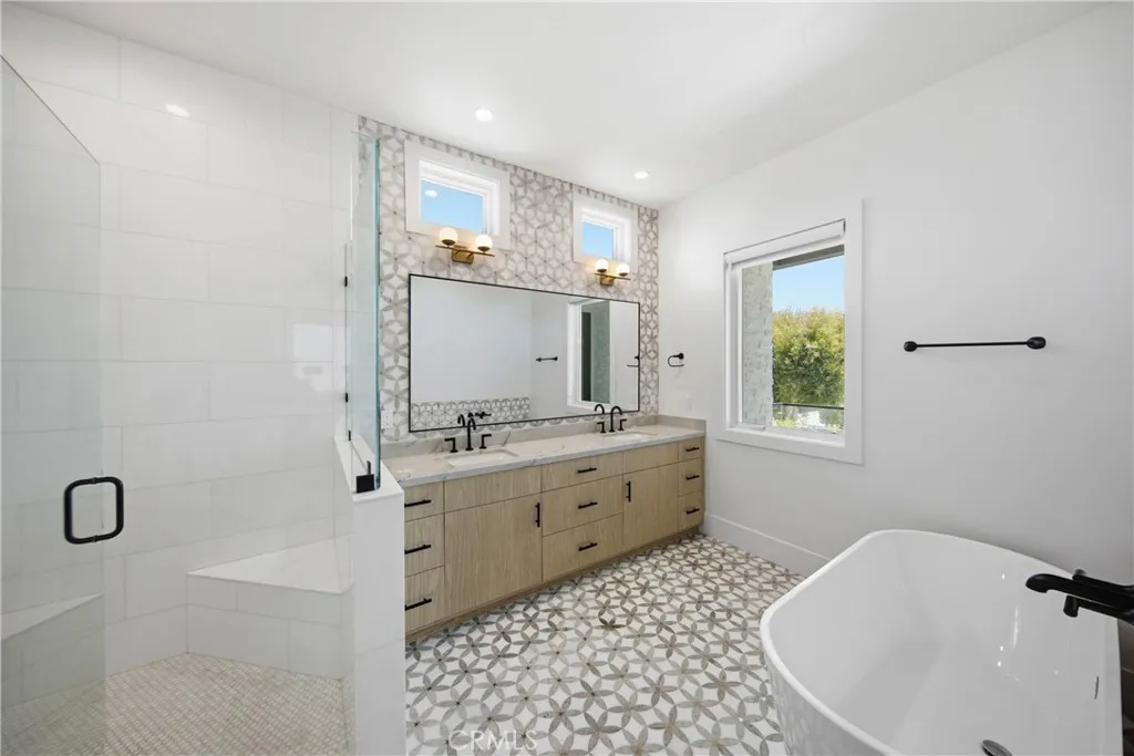 Primary En-Suite
