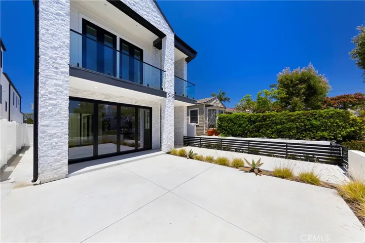 Beautiful front Patio
