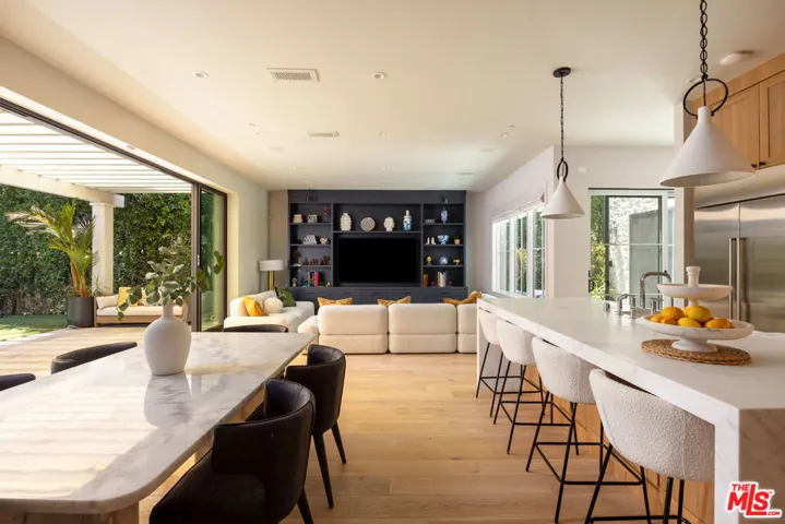 4210 Bellaire Avenue, Los Angeles, California 91604