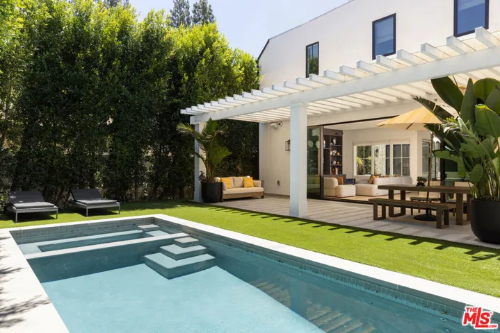 4210 Bellaire Avenue, Los Angeles, California 91604