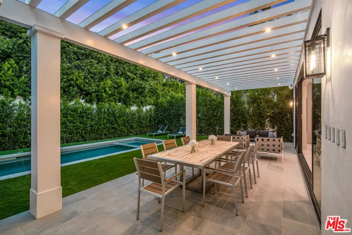 4210 Bellaire Avenue, Los Angeles, California 91604