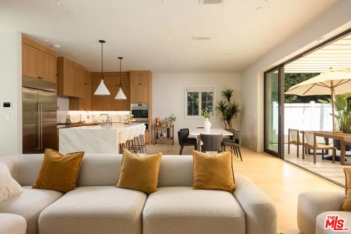 4210 Bellaire Avenue, Los Angeles, California 91604