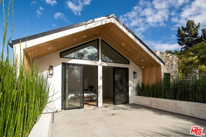 4210 Bellaire Avenue, Los Angeles, California 91604