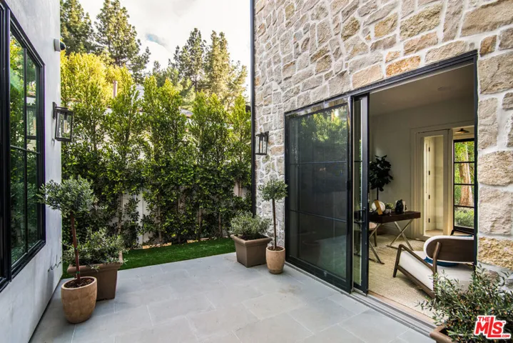 4210 Bellaire Avenue, Los Angeles, California 91604
