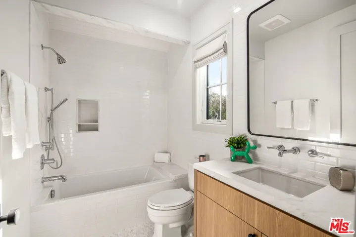 4210 Bellaire Avenue, Los Angeles, California 91604