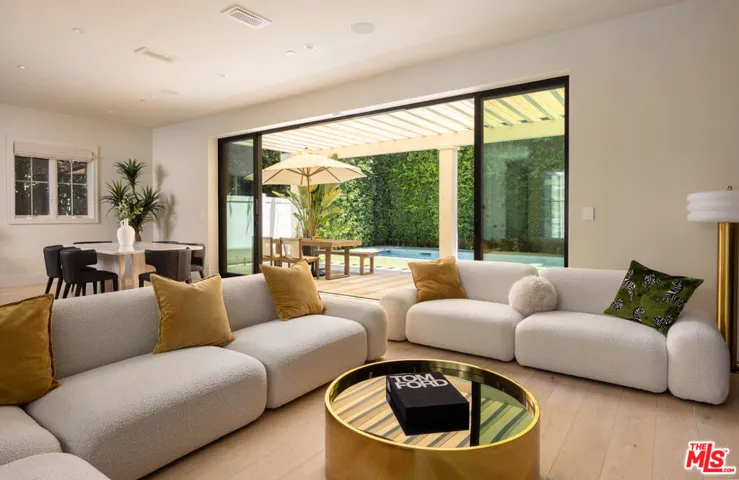 4210 Bellaire Avenue, Los Angeles, California 91604