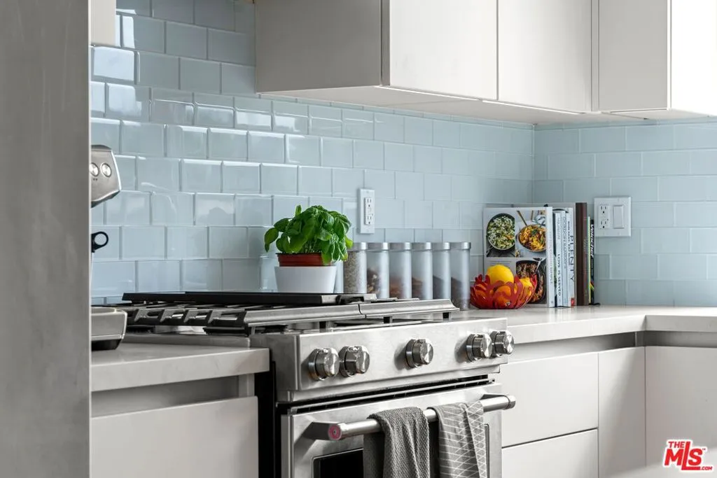 Glass tile backsplash