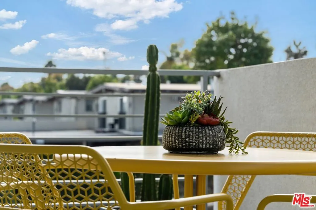 Balcony Faces West