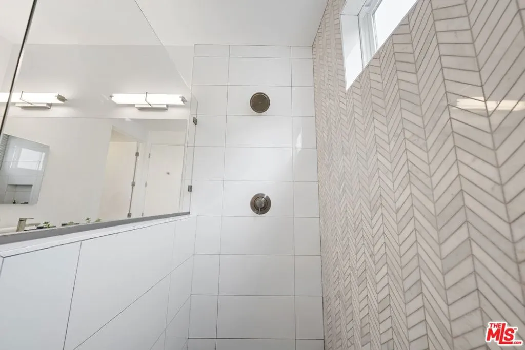 Primary shower